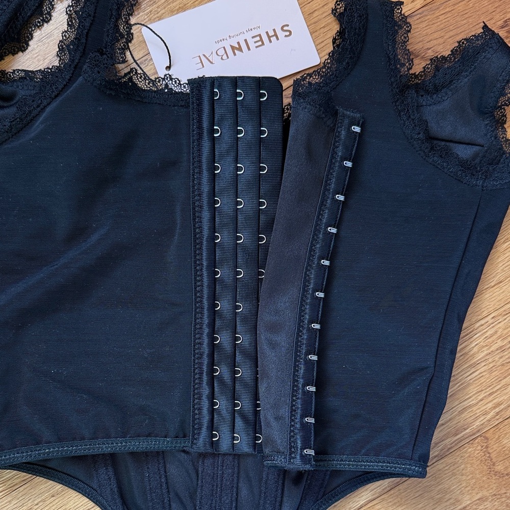 SHEIN Bae Black Lace Trim Corset Top - Picture 5 of 5